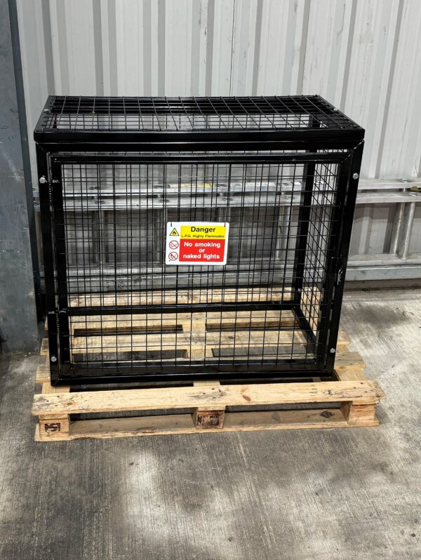 Lockable Gas Cylinder Storage Cage - Image 4